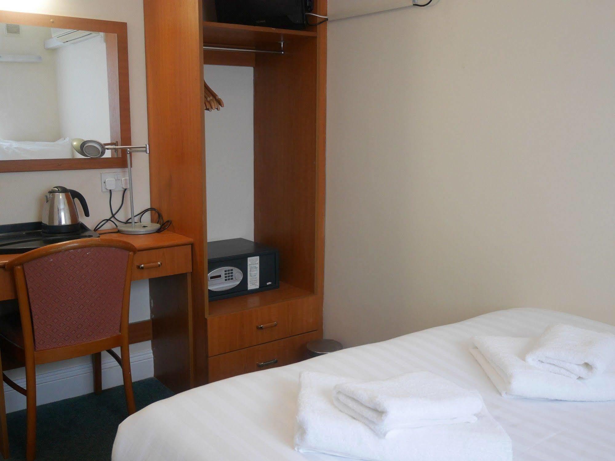 Sk Heathrow Hotel Hayes  Zewnętrze zdjęcie